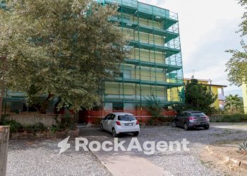 Posto macchina - Four-room apartment via Martiri di Nassirya, San Floro - photo 20