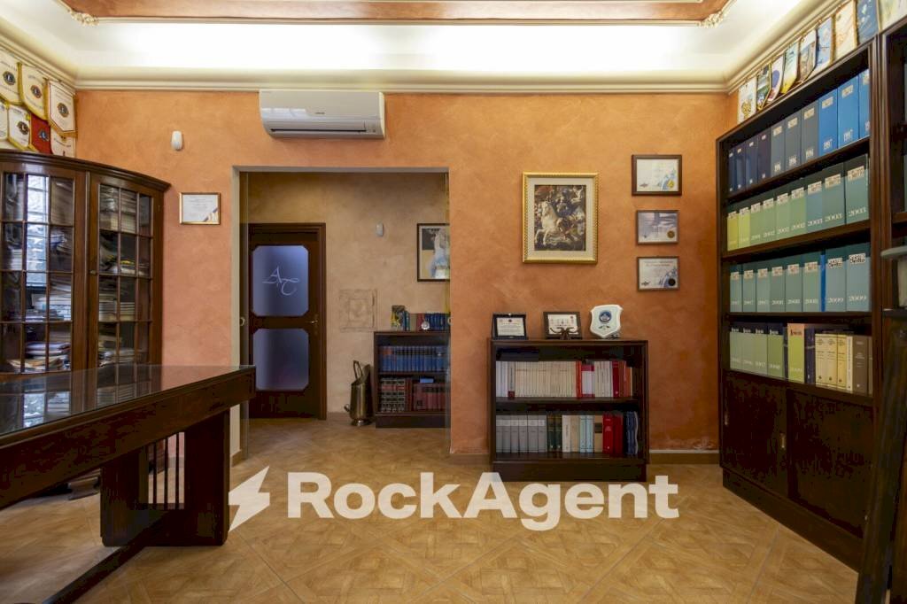 Interno palazzo - Quadrilocale via Elvidio Borelli, 6, Catanzaro - foto 1