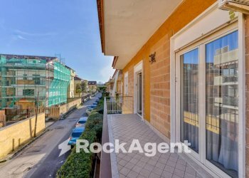 Balcone - Appartamento via Sacerdote Giovanni Giuseppe Pirozzi, Villaricca - foto 9