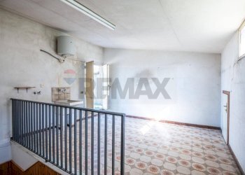 Stanza vuota - Semi-detached house VIA PORTA DEL VENTO
30, Caltagirone - photo 8