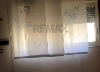 Stanza vuota - Quadrilocale VIA NINO BIXIO
 
1, Caltagirone - foto 4