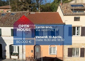 Edificio all\'aperto - Casa indipendente via Enrico Iacomini
 
37, Camerano - foto 1