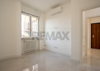 Stanza vuota - Four-room apartment VIA LOMBARDIA SANTA MARGHERITA DI LISSONE
 
71, Lissone - photo 9