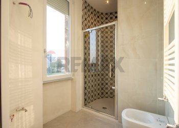Bagno - Four-room apartment VIA LOMBARDIA SANTA MARGHERITA DI LISSONE
 
71, Lissone - photo 18