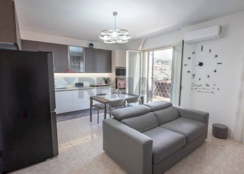 Sala da pranzo - Quadrilocale Via San Gregorio
 
61, Aci Castello - foto 23