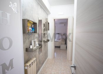 Hall / corridoio - Quadrilocale Via San Gregorio
 
61, Aci Castello - foto 26