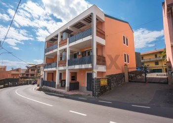 Edificio all\'aperto - Loft Via San Gregorio
 
61, Aci Castello - foto 1