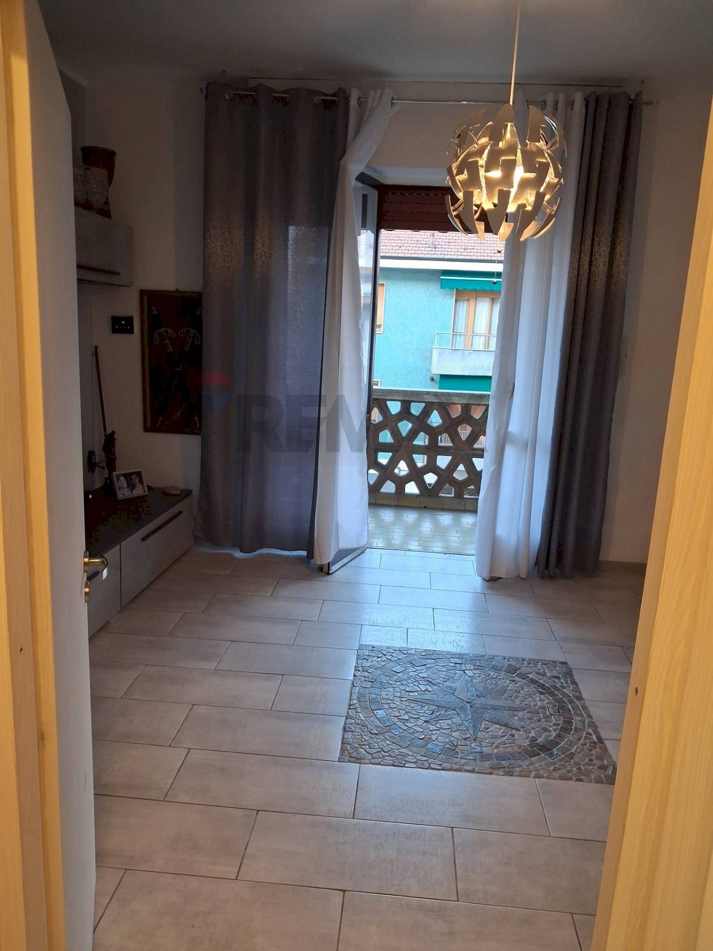 Hall / corridoio - Three-room apartment via sempione
49, Pero - photo 3