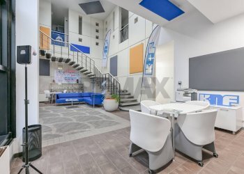 Sala da pranzo - Capannone Via Ungaretti
 
7, Cernusco sul Naviglio - foto 61