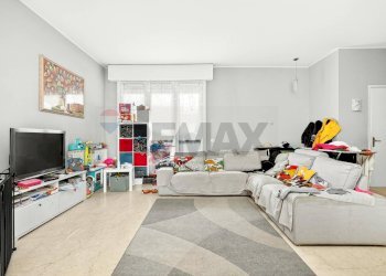 Soggiorno - Semi-detached house via salvo d'acquisto
 
4/B, Fagnano Olona - photo 6