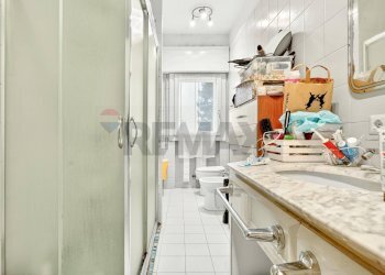 Bagno - Semi-detached house via salvo d'acquisto
 
4/B, Fagnano Olona - photo 15