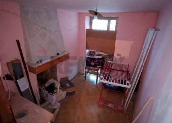 Camera / camera da letto - Three-room apartment Santi Cosma e Damiano - photo 5