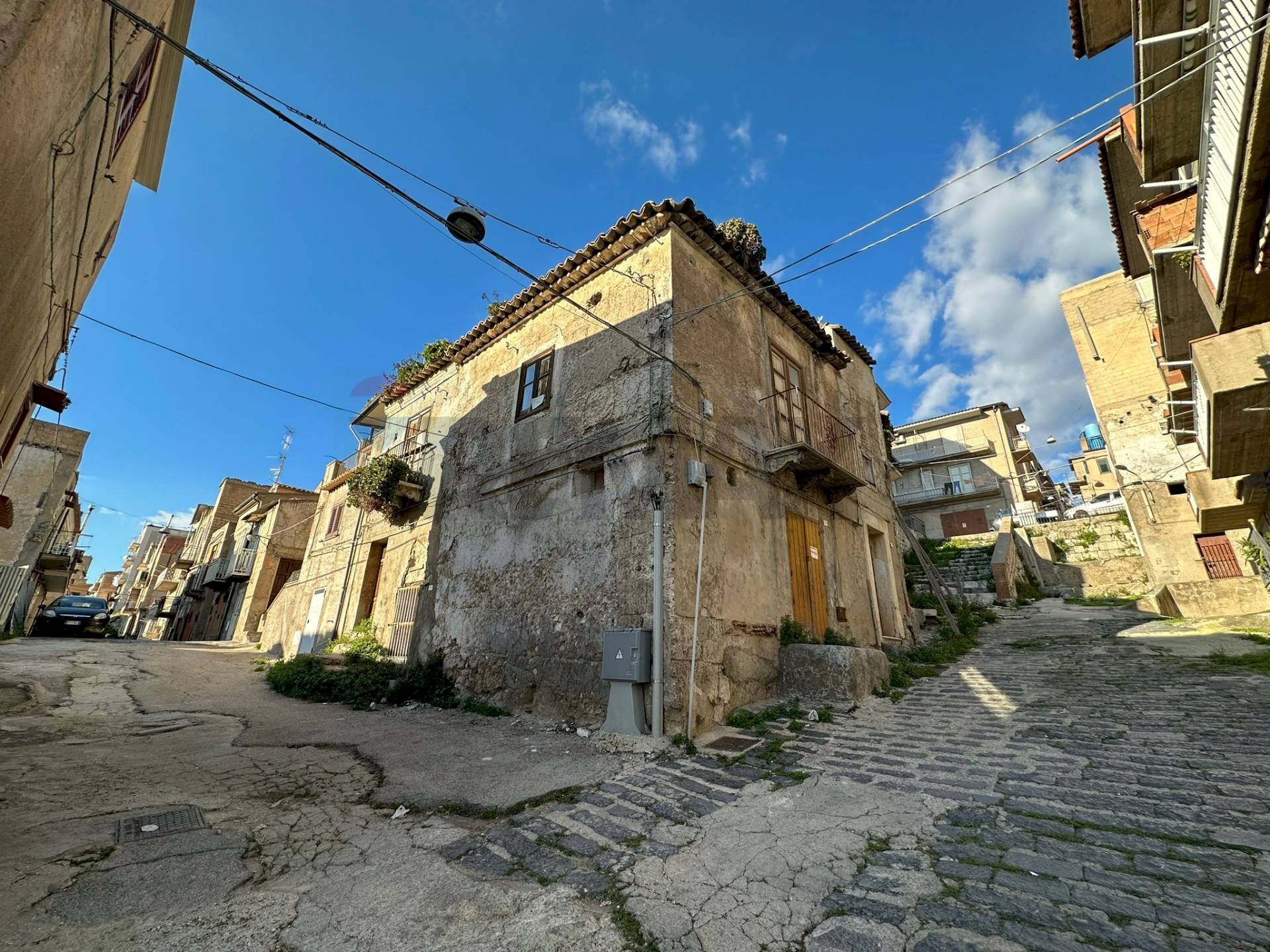 Edificio all\'aperto - Rustic via fratelli cairoli
 
31-33-35, Palma di Montechiaro - photo 1