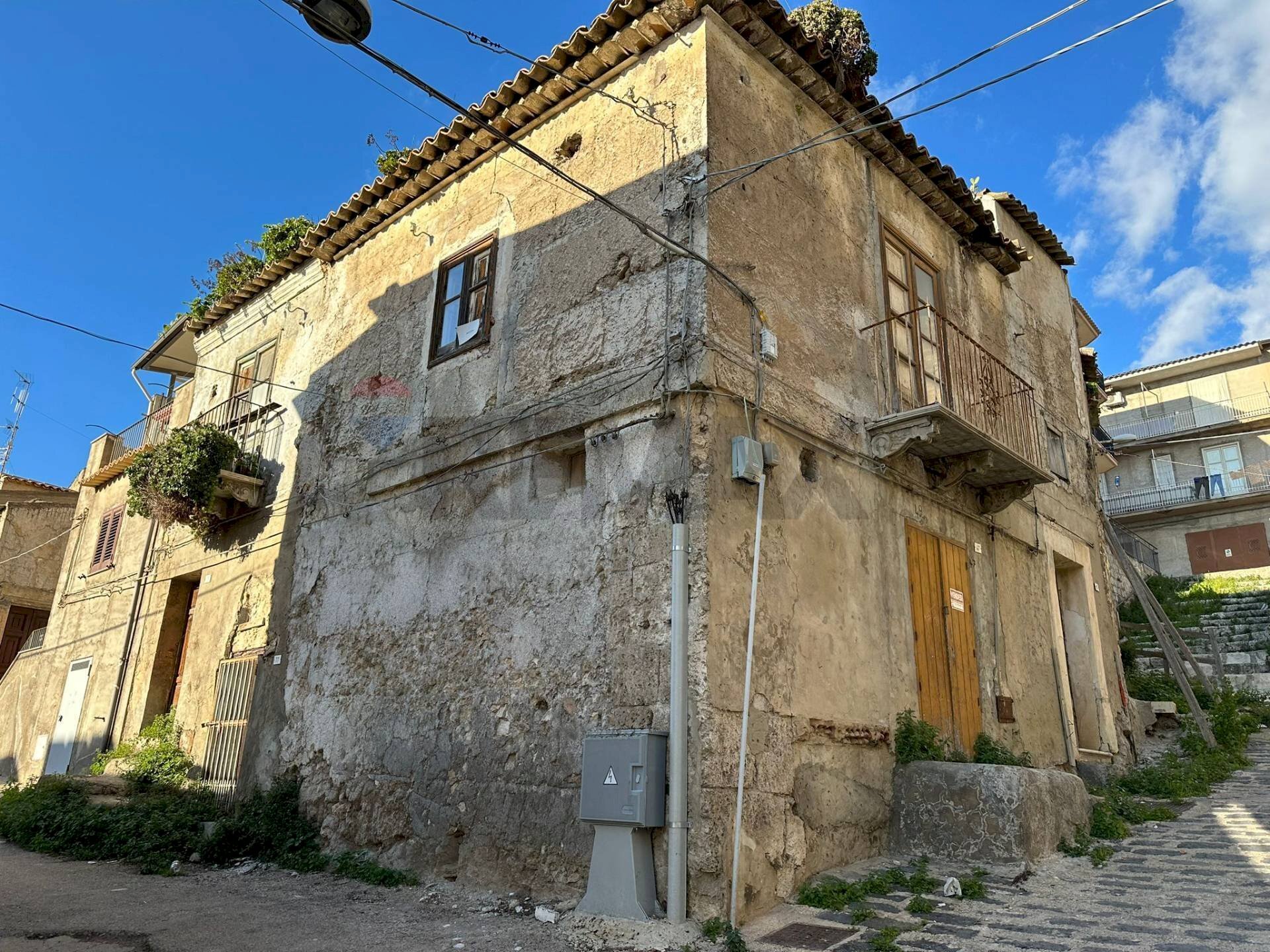 Edificio all\'aperto - Rustic via fratelli cairoli
31-33-35, Palma di Montechiaro - photo 2