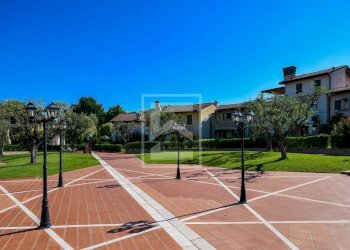 Foto 55 - Trilocale Località Sermana
 
1, Peschiera del Garda - foto 53