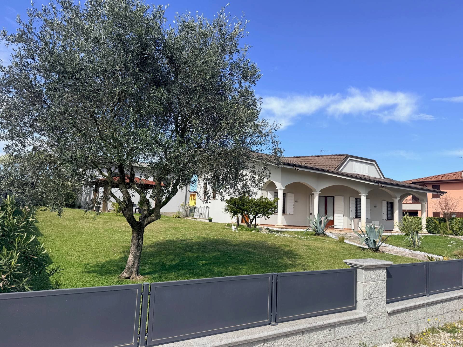 Foto 1 - Independent house Rodigo - photo 1