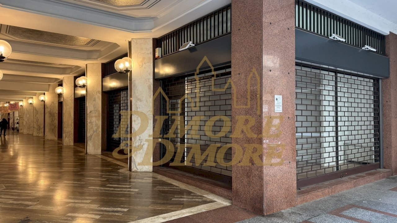 IMG_3720.jpg - Locale Commerciale Varese - foto 2