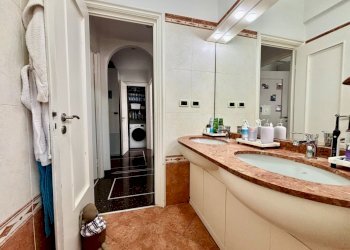 IMG_0041.jpg - Appartamento Viale Pio VII 25, Genova (zona Marassi) - foto 26