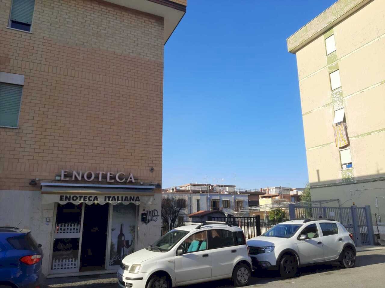 IMG-20230105-WA0000.jpg - Locale Commerciale Via Imperatore Adriano 24, Tivoli - foto 2