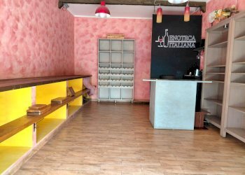 WhatsApp Image 2026-03-30 at 11.13.11 (1).jpeg - Locale Commerciale Via Imperatore Adriano 24, Tivoli - foto 7