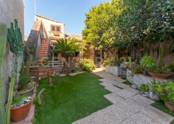 Via Etnea 419 (7).jpg - Villa Via Etnea 419, Tremestieri Etneo - foto 1