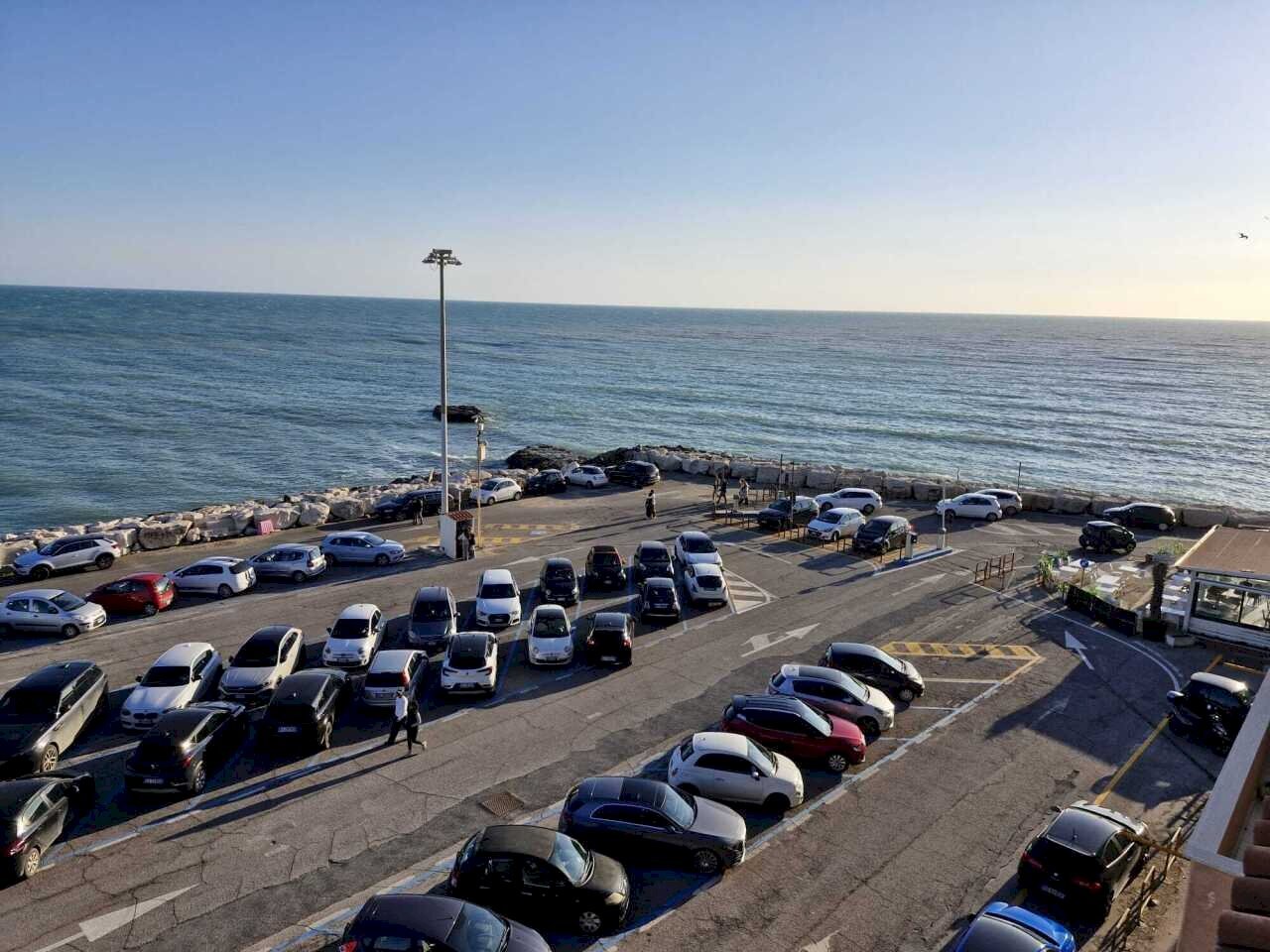 PHOTO-2026-03-28-17-45-27[2].jpg - Quadrilocale Via Molo Innocenziano 44, Anzio - foto 3