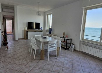 PHOTO-2026-03-28-17-45-27.jpg - Quadrilocale Via Molo Innocenziano 44, Anzio - foto 10