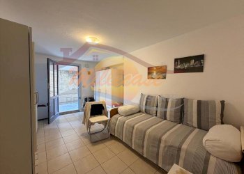 4896303d-ee5e-4ab9-ba40-4f7d7e68b5fe.jpg - Monolocale Viale Teracati, Siracusa - foto 1