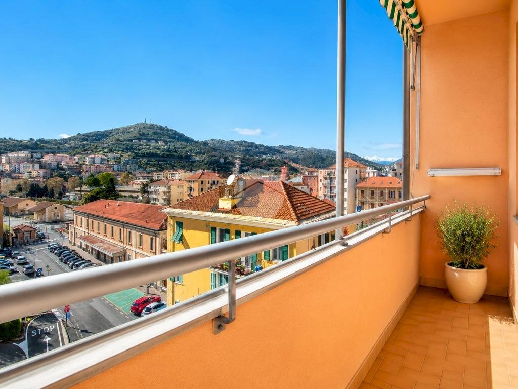Quadrilocale Via Giacomo Puccini, Imperia - foto 1