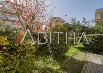 Trilocale Via Carlo Lorenzini, Roma - foto 1