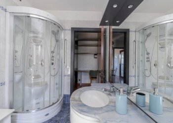 Bagno - Three-room apartment via Tofane, 27, Torino (neighborhood Pozzo Strada) - photo 20