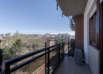 Balcone - Three-room apartment via Tofane, 27, Torino (neighborhood Pozzo Strada) - photo 24