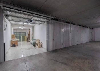 Box auto - Three-room apartment via Tofane, 27, Torino (neighborhood Pozzo Strada) - photo 31