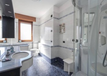 Bagno - Trilocale via Tofane, 27, Torino (zona Pozzo Strada) - foto 17