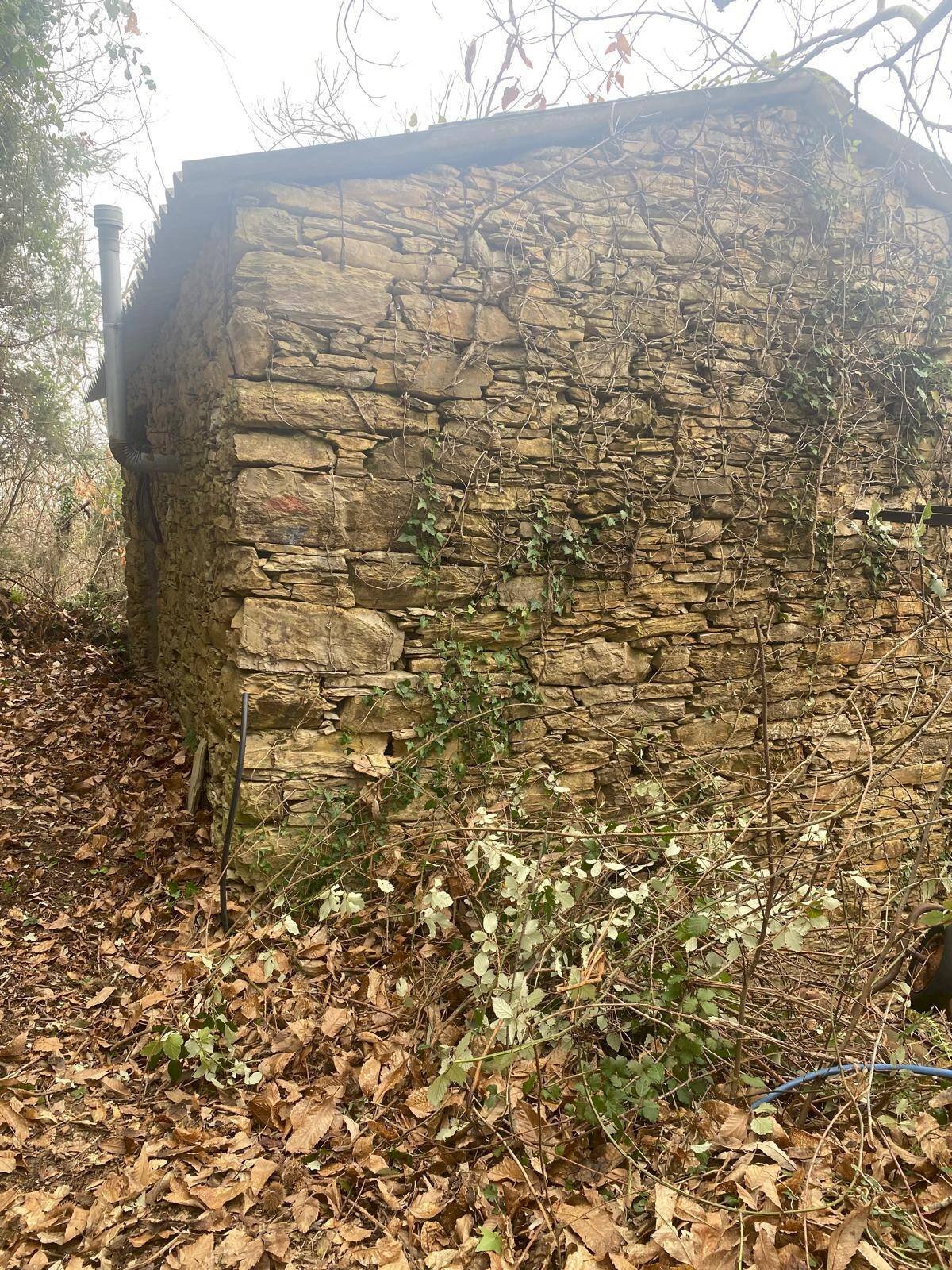 Vista delle montagne - Rustico località Pezza
 
snc, Avegno - foto 2