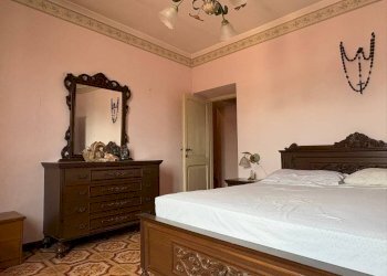 Camera da letto - Casa indipendente via Borgo Nuovo, 51, Fara in Sabina - foto 10