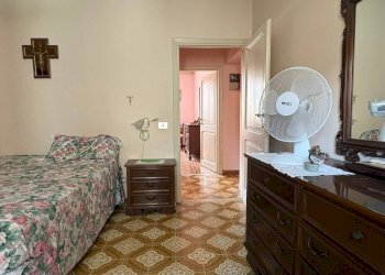 Camera da letto - Casa indipendente via Borgo Nuovo, 51, Fara in Sabina - foto 13