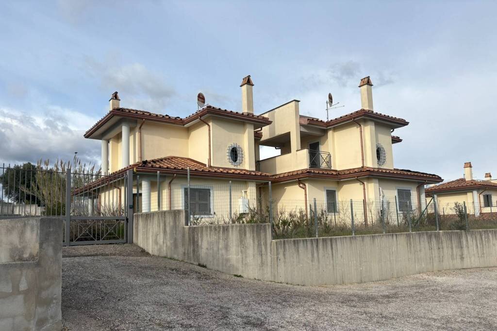 Facciata - Villa via Carolano, Montelibretti - foto 2