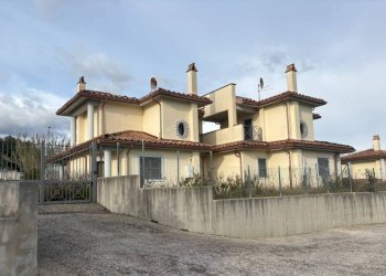 Facciata - Villa via Carolano, Montelibretti - foto 2