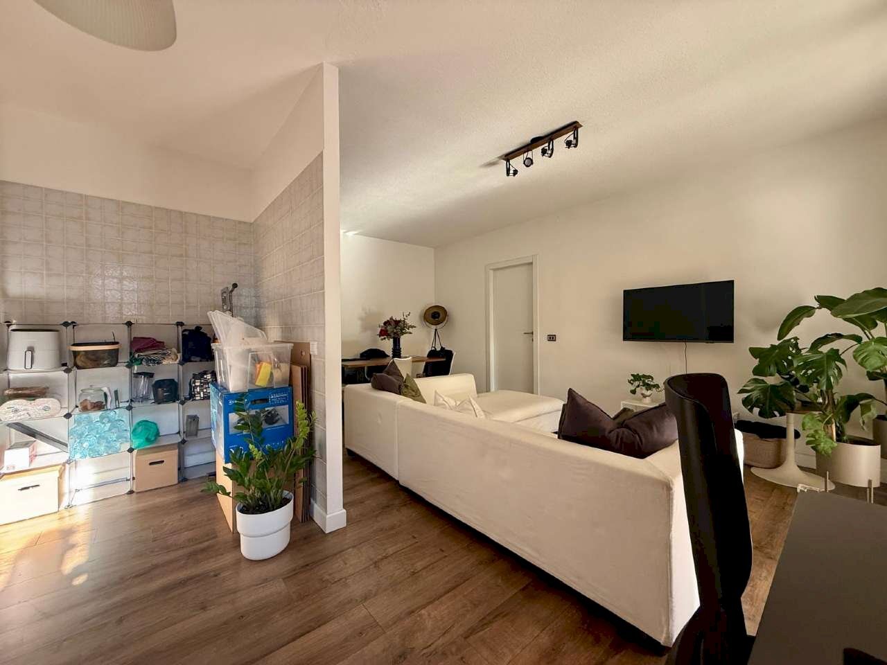 Soggiorno 3. - Two-room apartment via Pagoda Bianca, Roma (neighborhood Torrino) - photo 3