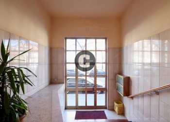 Interno palazzo - Two-room apartment largo Luca della Robbia, 41, Torino (neighborhood Pozzo Strada) - photo 4