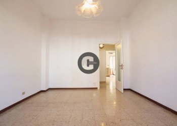 Camera da letto - Two-room apartment largo Luca della Robbia, 41, Torino (neighborhood Pozzo Strada) - photo 19