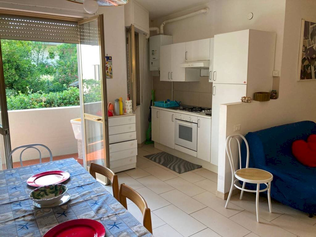 Salone - Appartamento via Serchio, Massa - foto 1