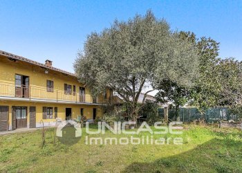 Facciata - Farmhouse strada Camborgetti Ballada, SNC, Bricherasio - photo 45