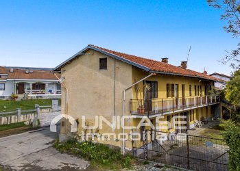 Facciata - Farmhouse strada Camborgetti Ballada, SNC, Bricherasio - photo 46