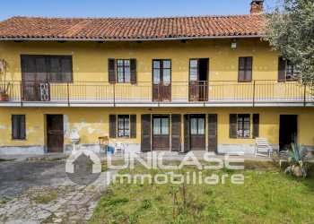 Facciata - Farmhouse strada Camborgetti Ballada, SNC, Bricherasio - photo 1