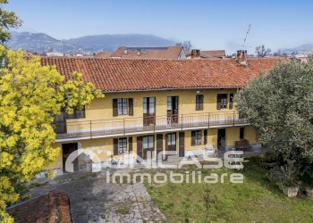 Facciata - Farmhouse strada Camborgetti Ballada, SNC, Bricherasio - photo 43