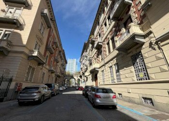 Parking space Via San Quintino, Torino (neighborhood Centro) - photo 1