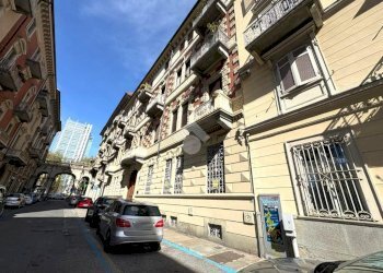 Parking space Via San Quintino, Torino (neighborhood Centro) - photo 2