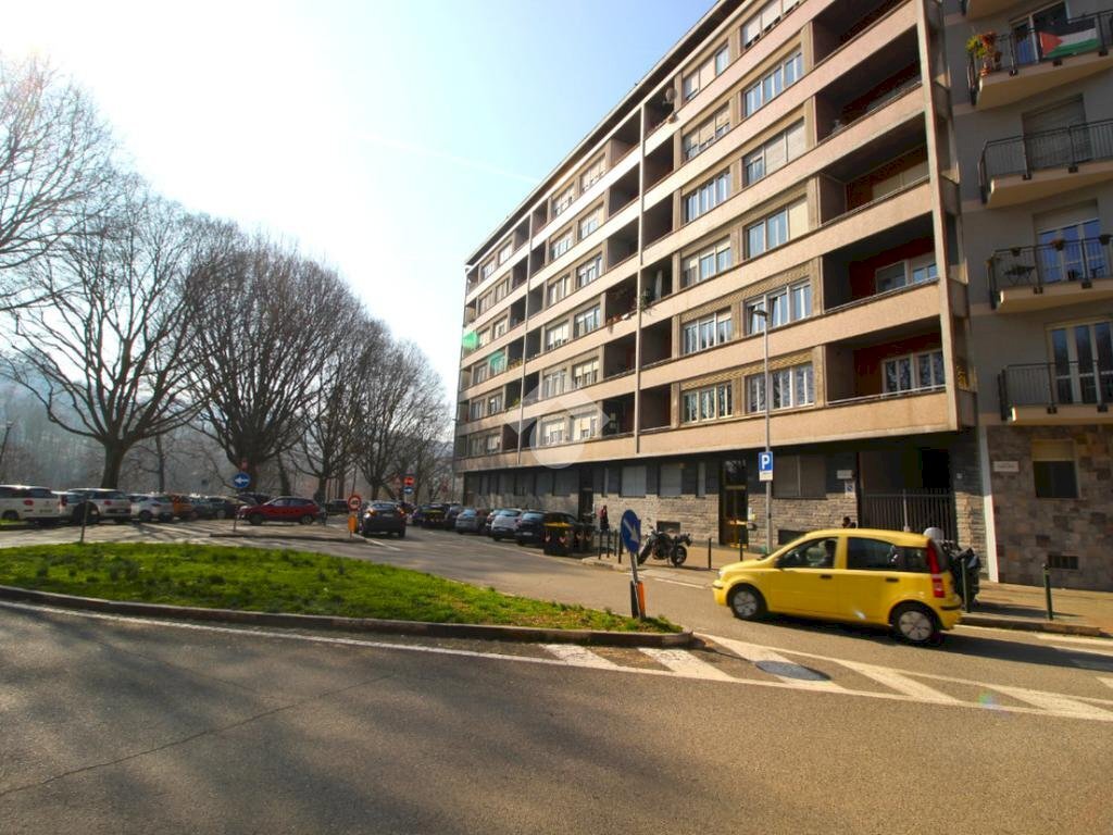 Two-room apartment Lungo po antonelli, Torino (neighborhood Vanchiglietta) - photo 1